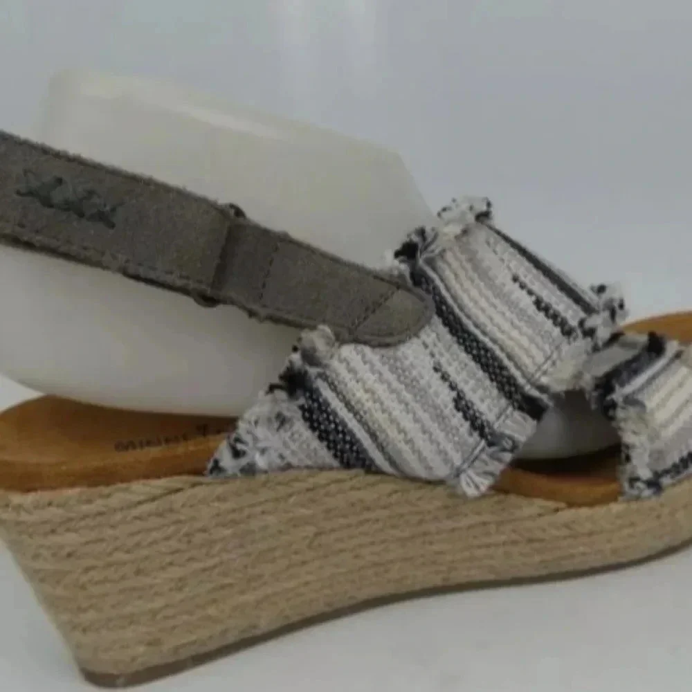 Minnetonka Multi Laredo Breeze Sandals Size 10